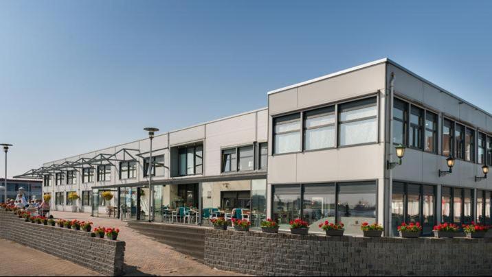 Hotel De Boegschroef Delfzijl Exterior foto