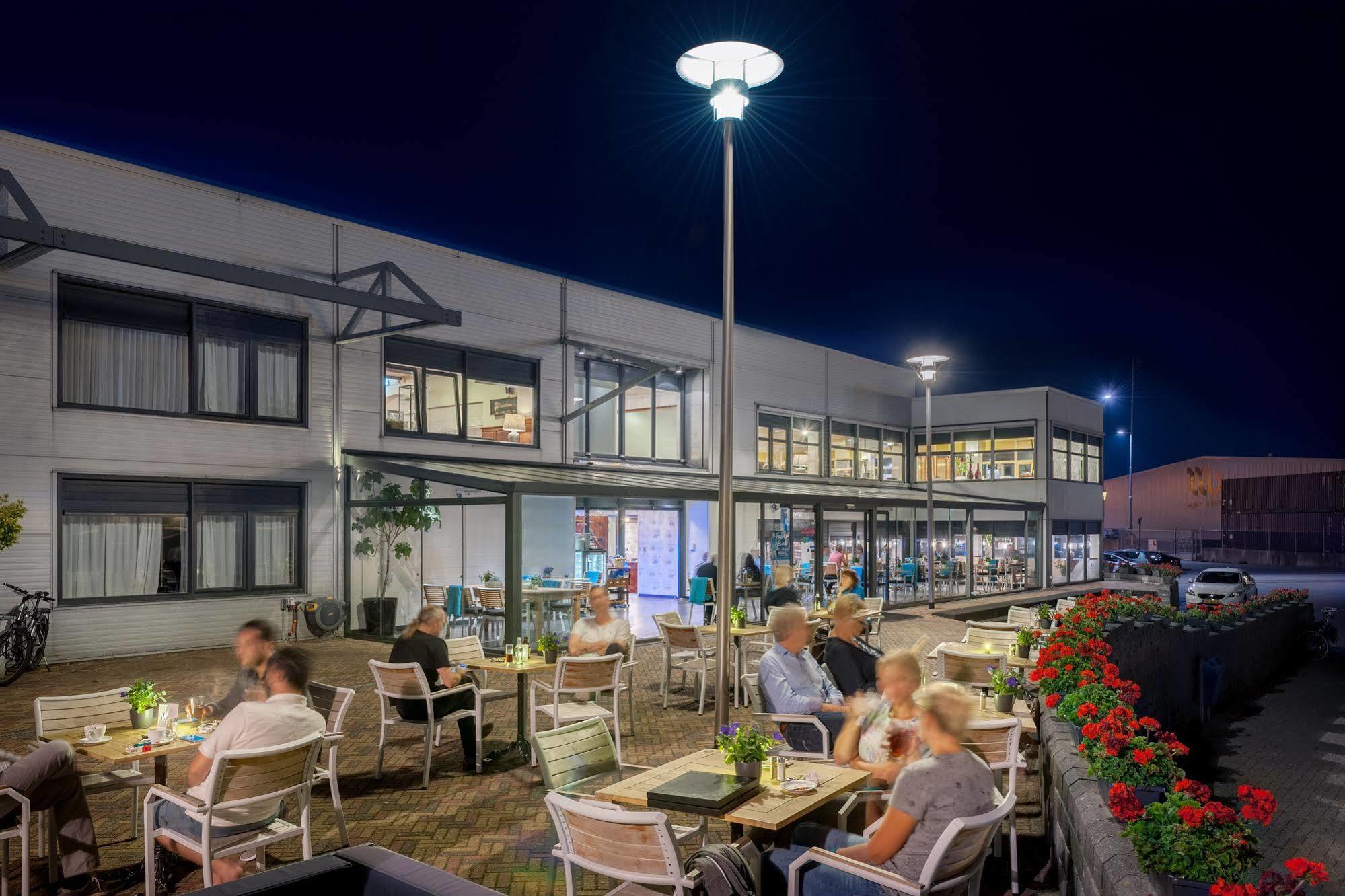 Hotel De Boegschroef Delfzijl Exterior foto